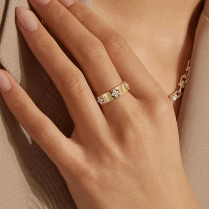 925 Sterling Silver Clover Moissanite Ring